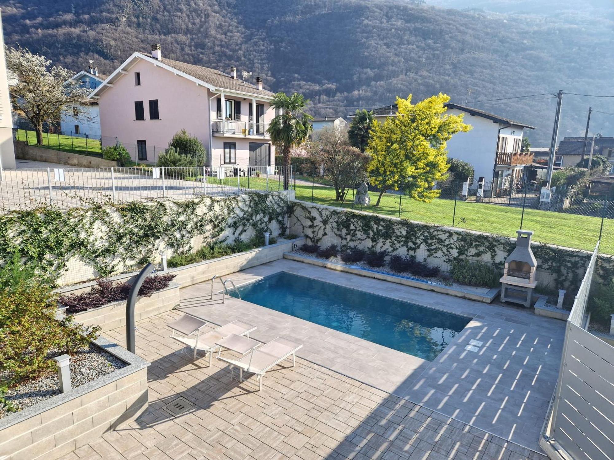 Villa Claudia With Private Pool Colico Εξωτερικό φωτογραφία